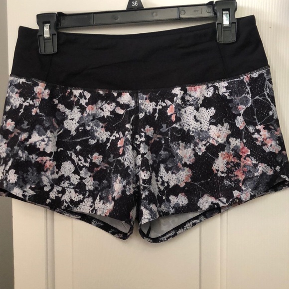 Lululemon Speed Up Short 2.5 - Picture 1 of 4